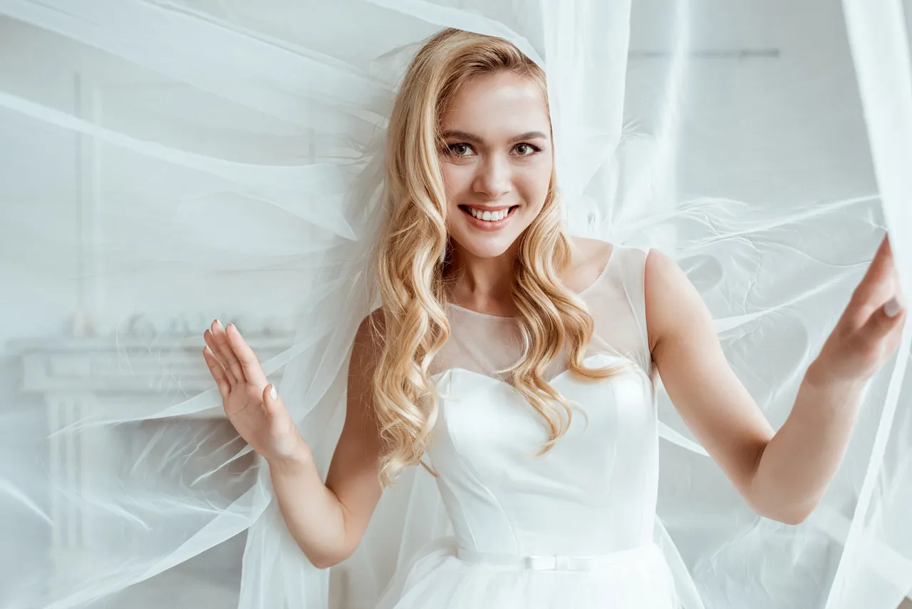 Zdjęcie Jak wyczyścić suknię ślubną w domu bez ryzyka uszkodzeń