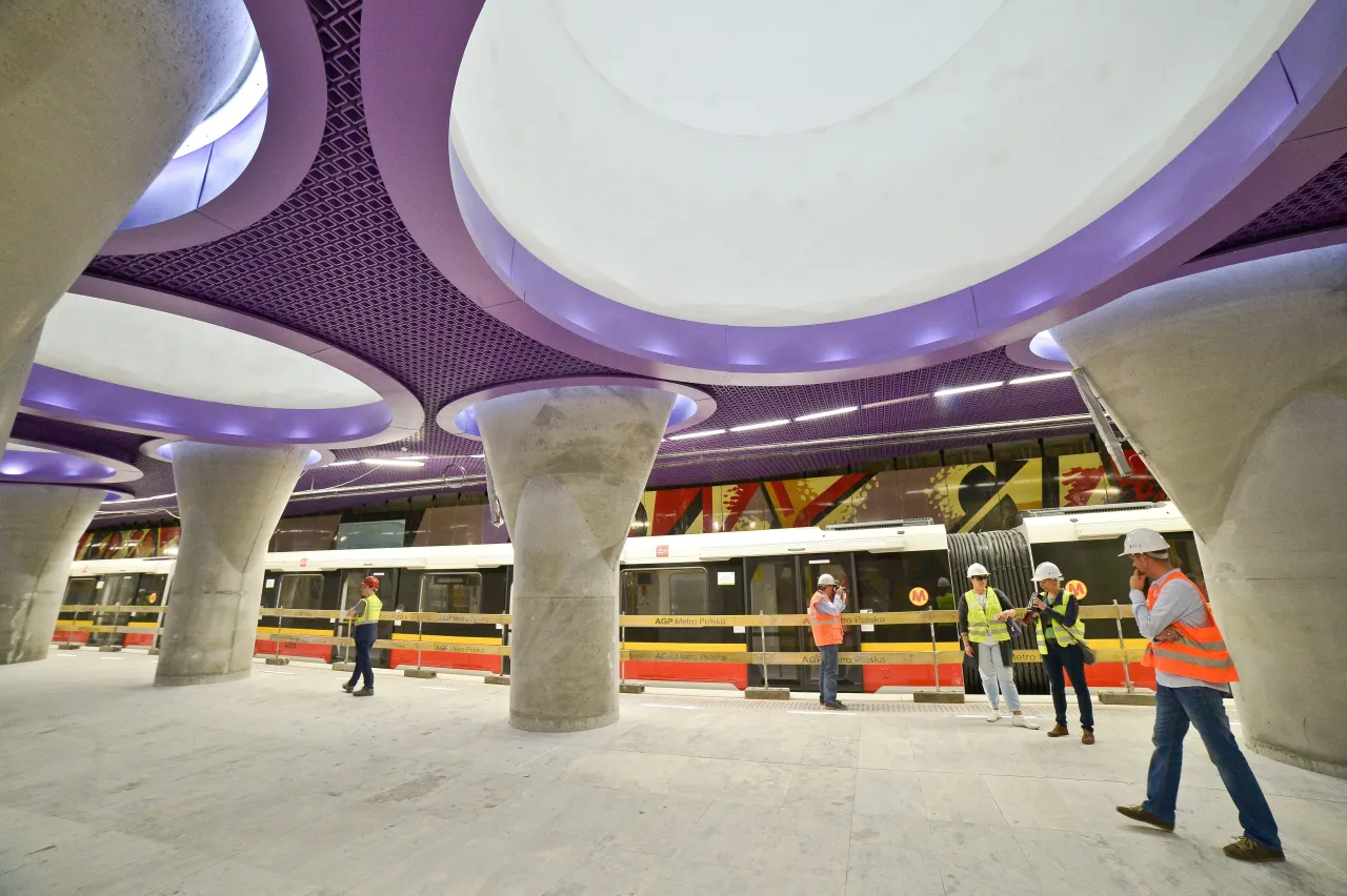 Zdjęcie Nowy świat uniwersytet - wszystko o stacji metra w Warszawie