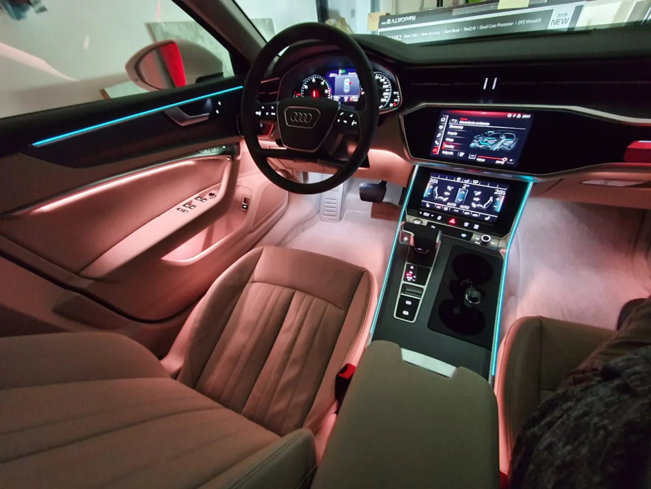 Zdjęcie Luksusowe wnętrze Audi A6 C8: komfort i technologia w jednym