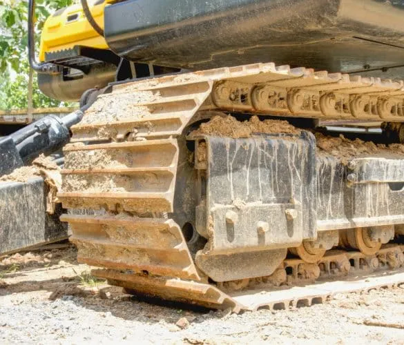 Zdjęcie Jak założyć gąsienice w koparce: 8 kroków do bezpiecznego montażu
