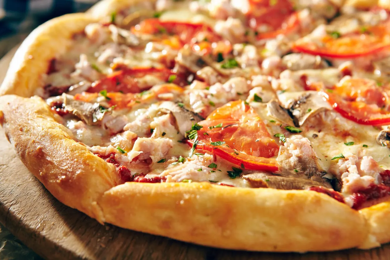 składniki na ciasto do pizzy mąka drożdże