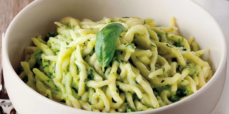 tipos de pasta para pesto como trofie, fusilli y linguine