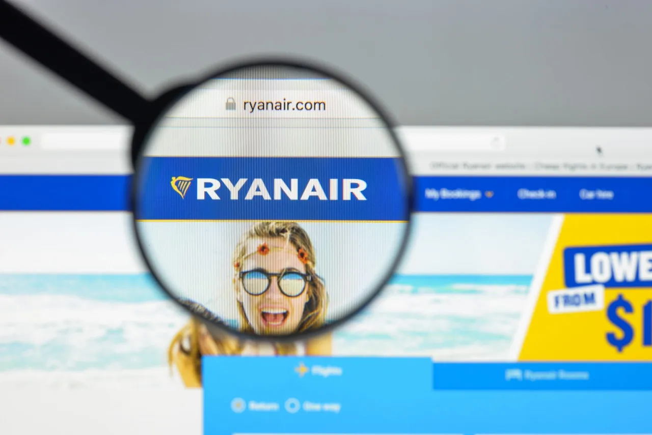 kalendarz tanich lot&oacute;w ryanair