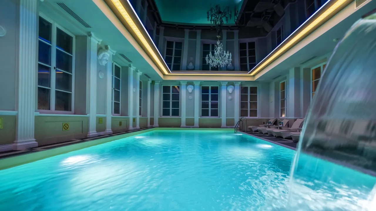 Luksusowe SPA pod Warszawą basen z widokiem