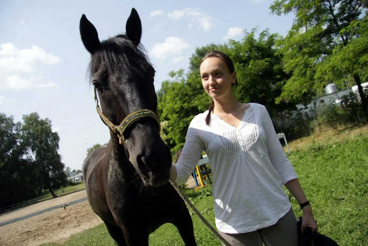Studenci hipologii na uczelni