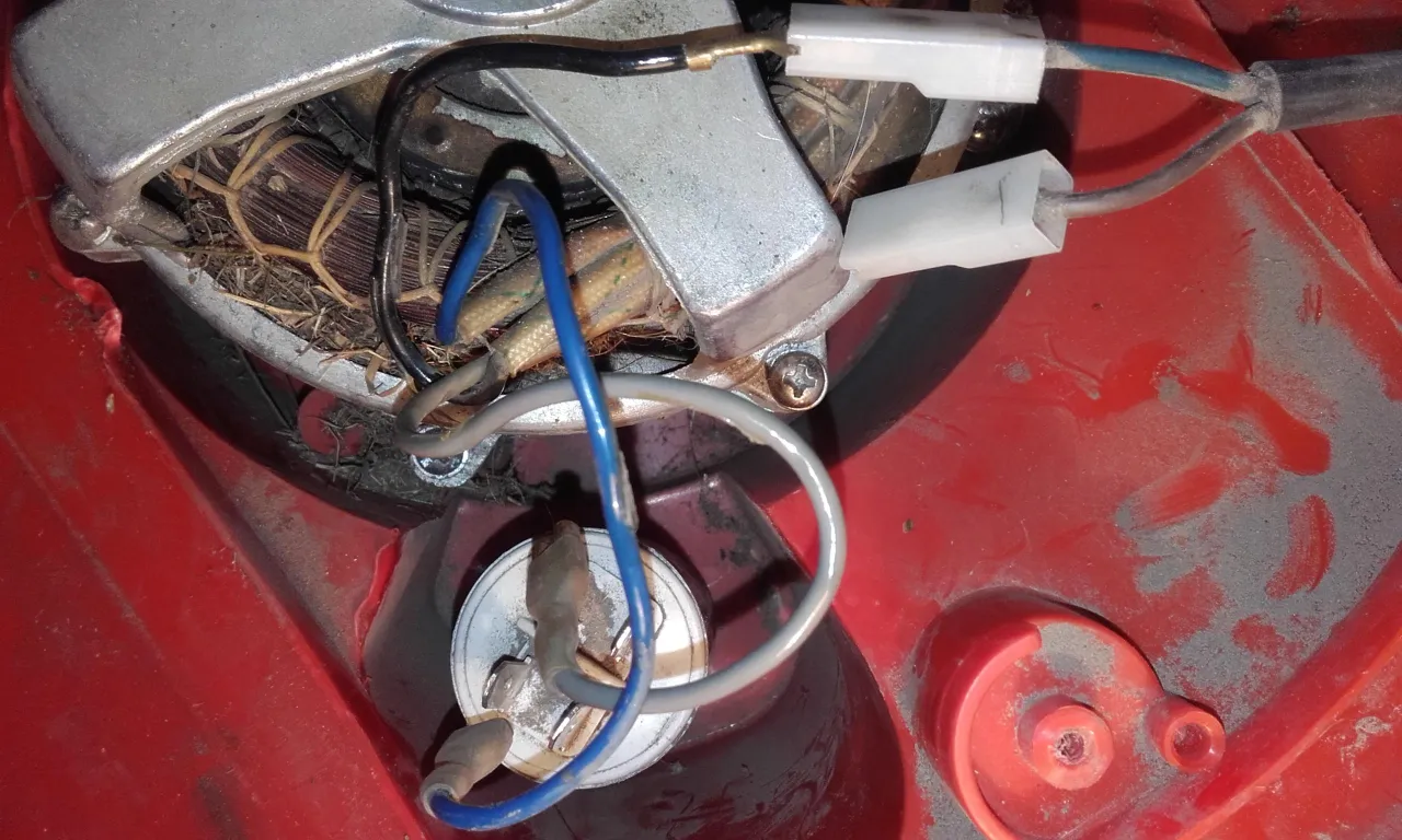 wymiana kondensatora rozruchowego schemat