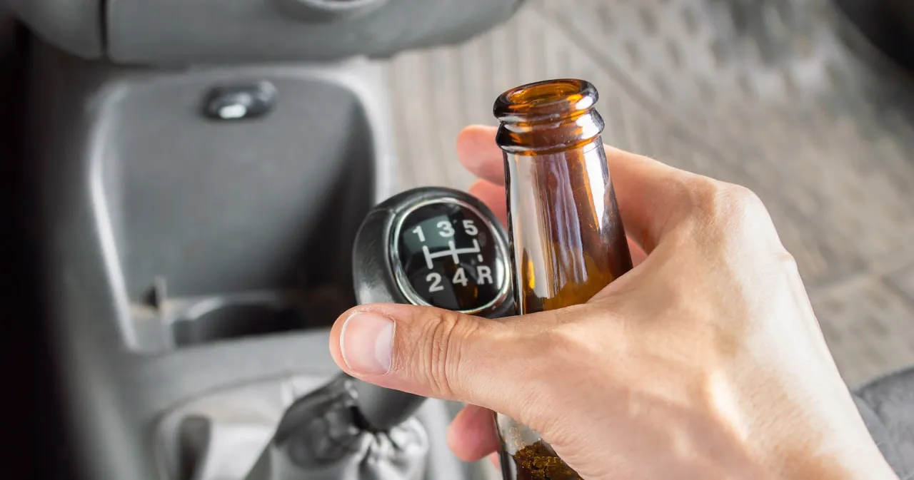 Grzaniec i kluczyki do samochodu zakaz jazdy