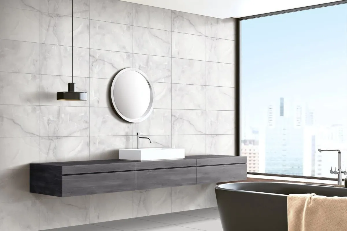 Nowoczesna łazienka płytki 30x60 na ścianie