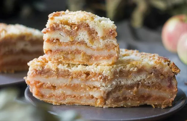 różne rodzaje szarlotki królewska sypana