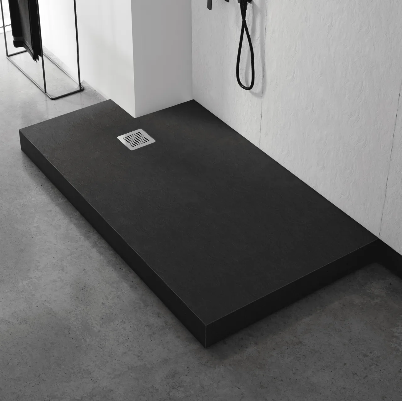 uszkodzony brodzik konglomerat od kamienia