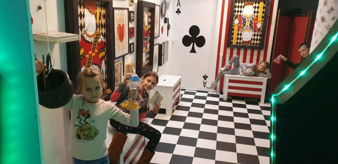 nastolatki w escape roomie Kraków