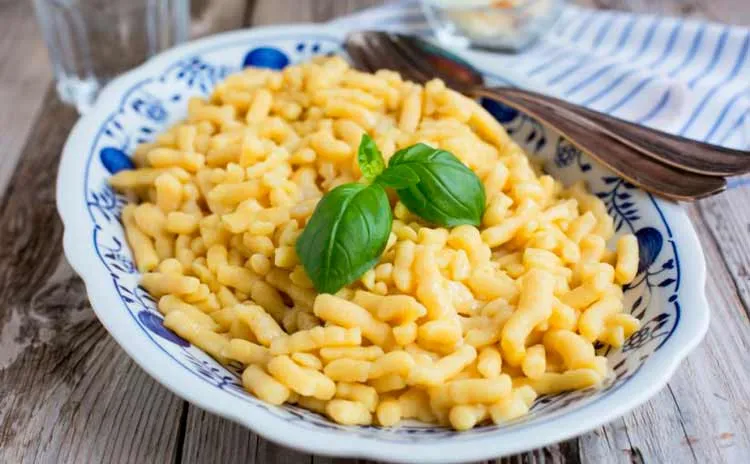 Zdjęcie Jak powiedzieć spaghetti po niemiecku i używać tego słowa w praktyce