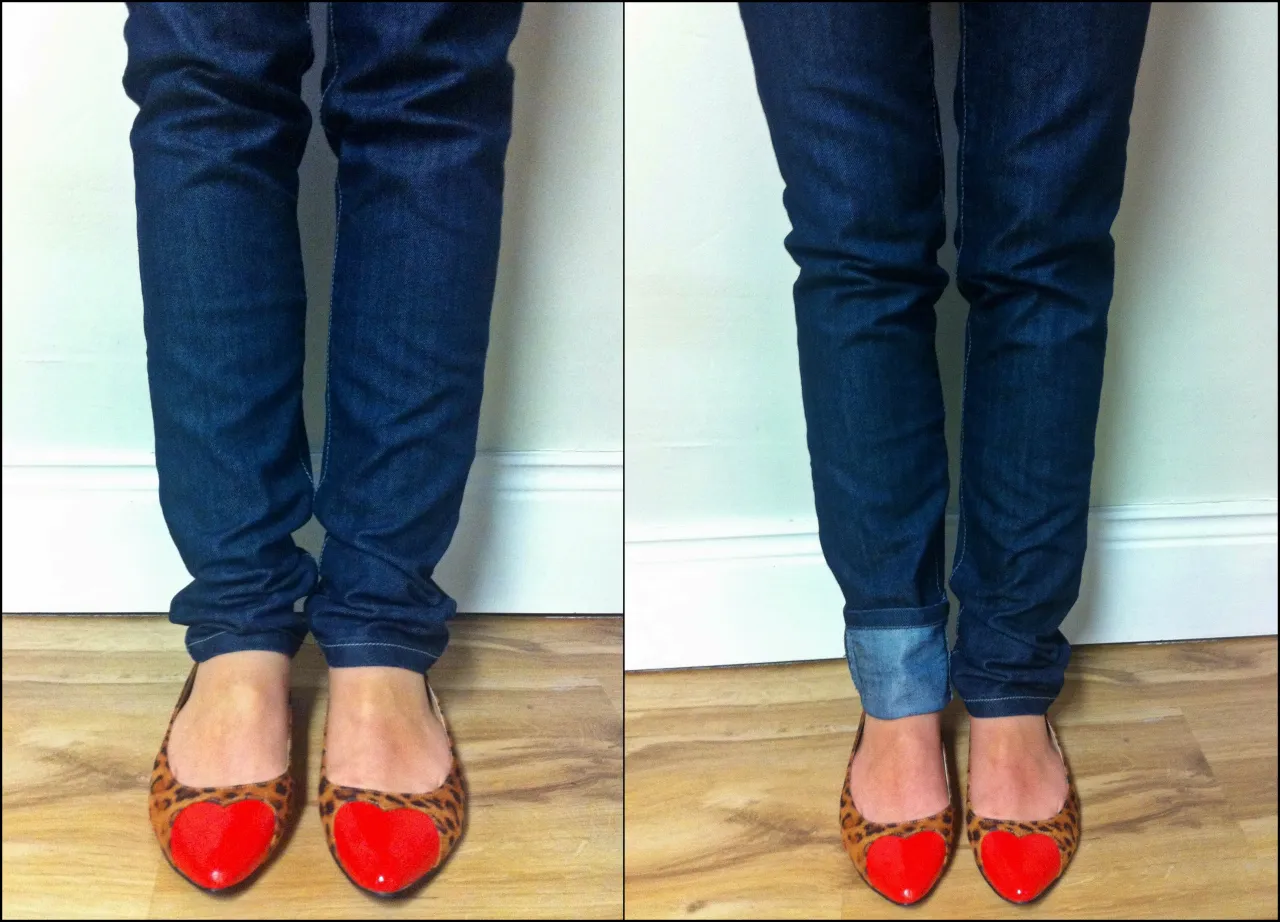 Jak skrócić jeansy z oryginalnym szwem? Zwijamy nogawki, by wyeksponować modne baleriny z sercem.