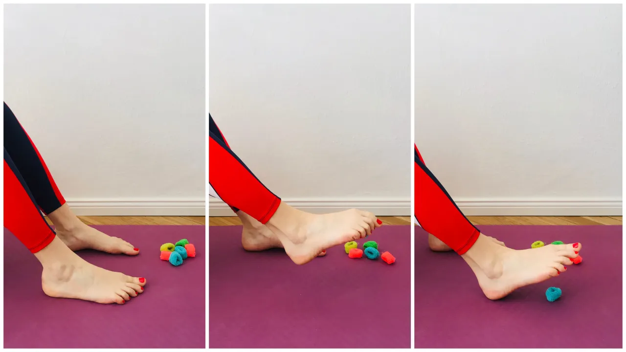 ćwiczenia rozciągające stopę ilustracje