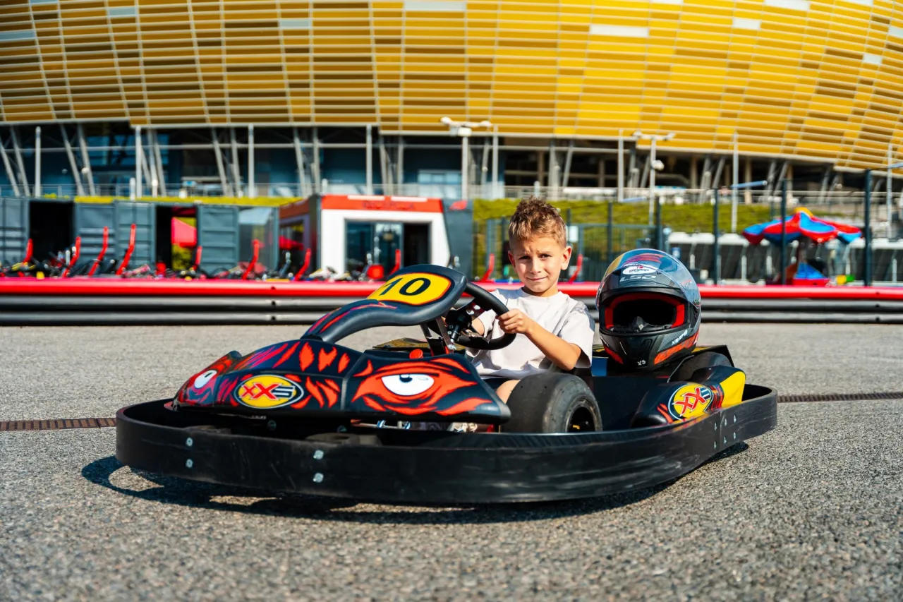 Prezenty przeżycia dla dzieci park rozrywki gokarty