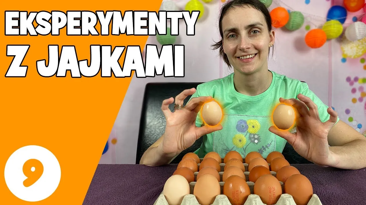 Dzieci wykonujące eksperymenty z jajkiem w domu