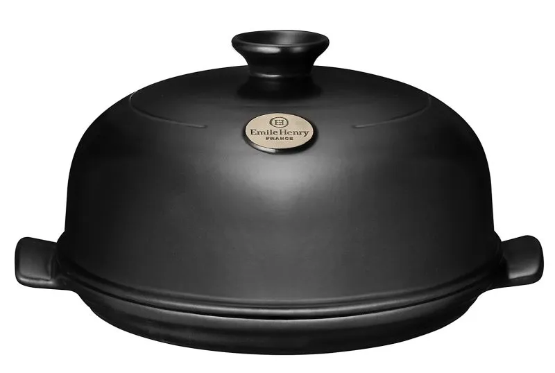 różne naczynia do pieczenia chleba