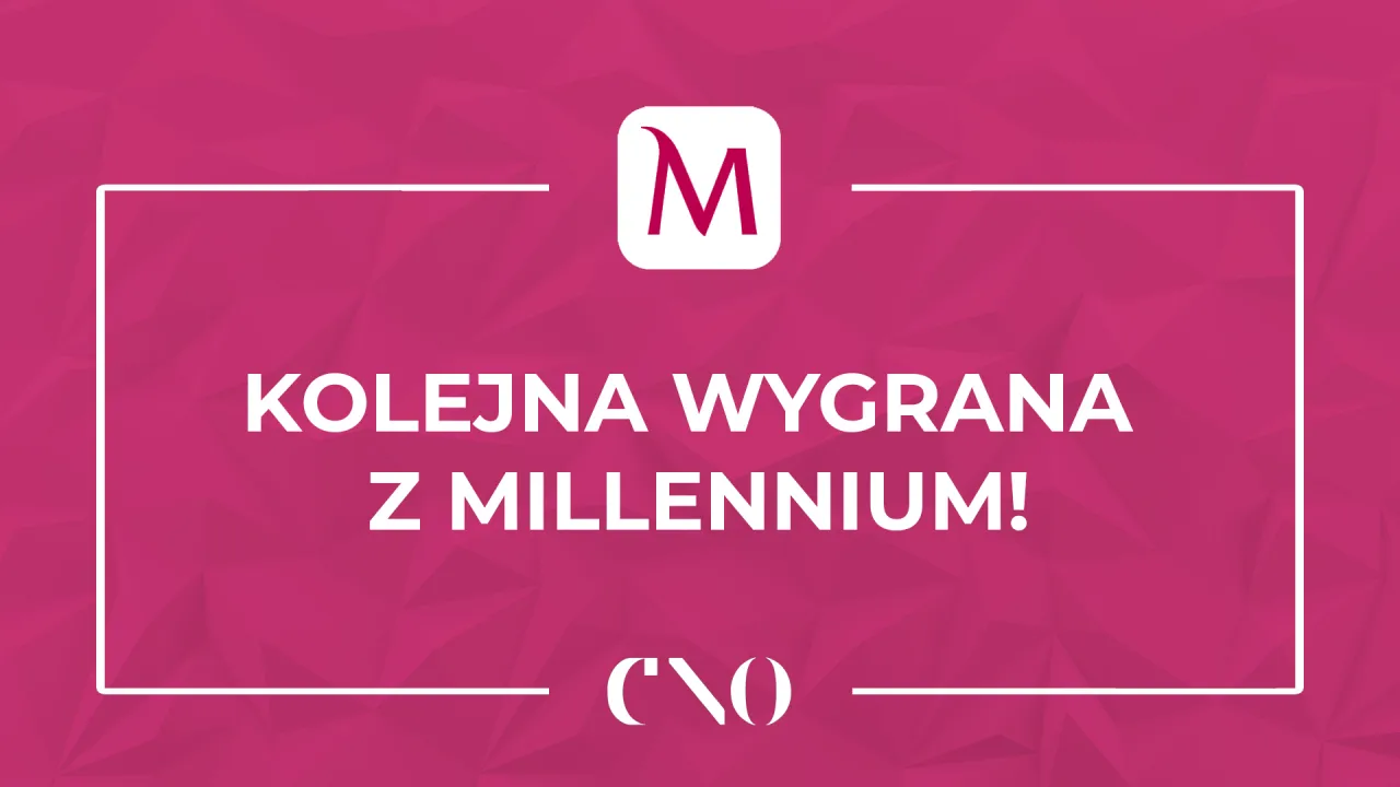 Kolejna wygrana z Millenium! Logo M i napis na fuksjowym tle.