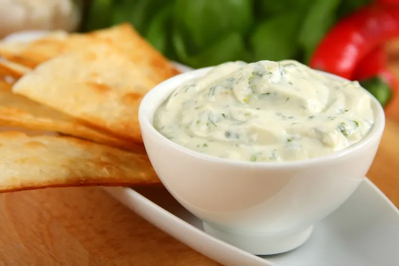 składniki na sos czosnkowy jak z kebaba