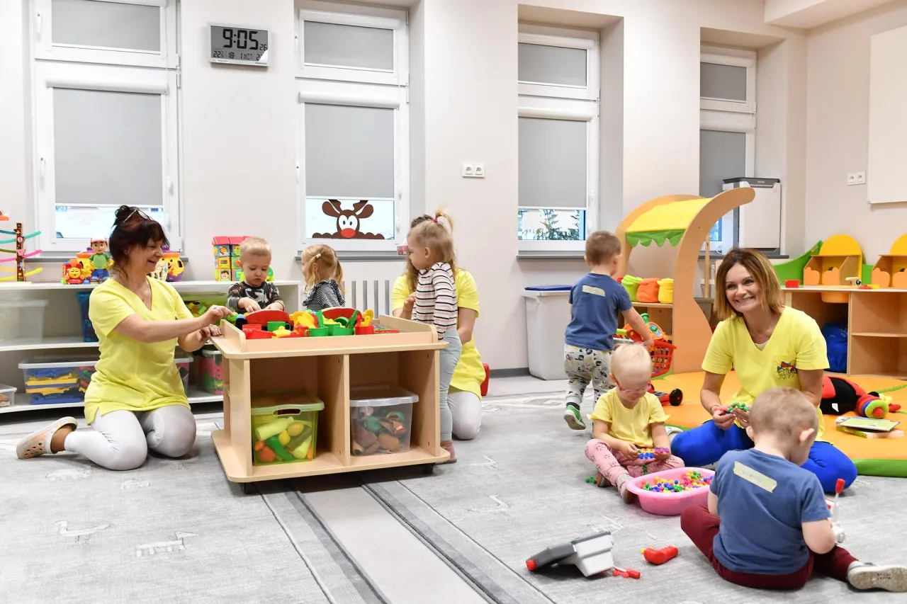 Nowoczesny żłobek z dziećmi
