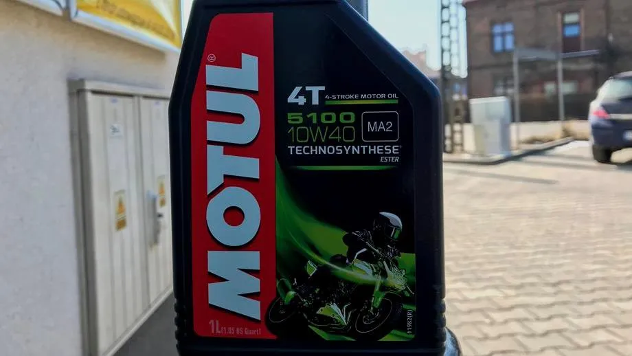 Oznaczenia na butelkach oleju Motul