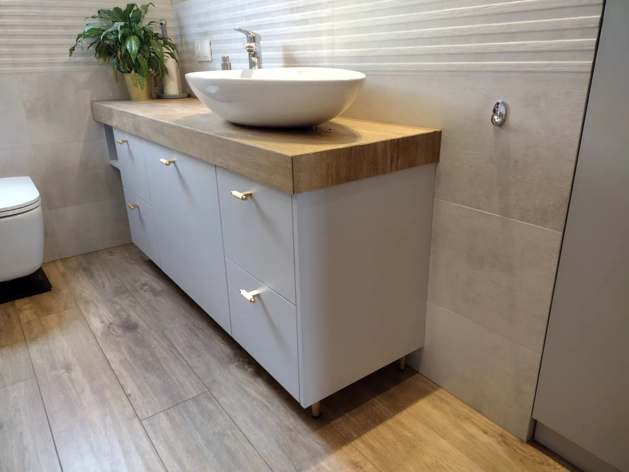 szafka łazienkowa maskująca rury na wymiar