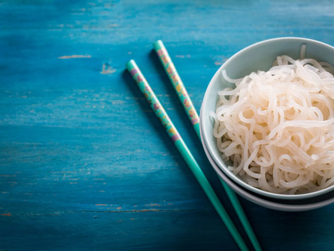 Dania z makaronem shirataki lub mąką konjac