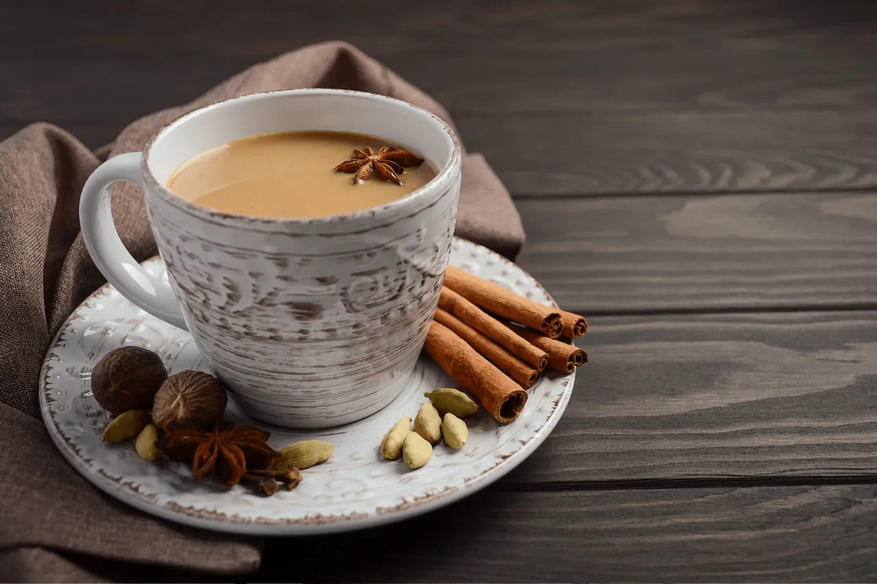 Autentyczna Masala Chai z przyprawami