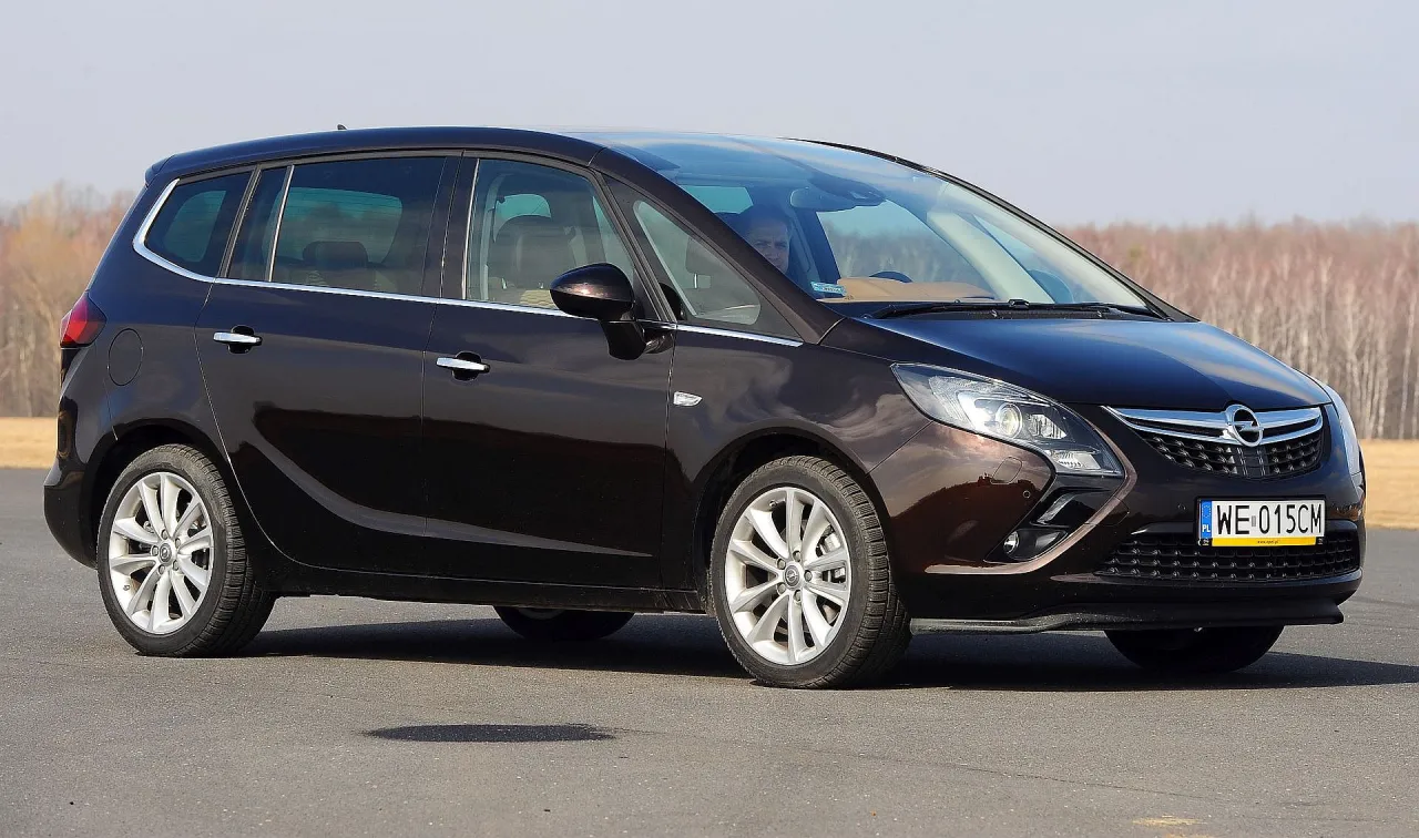 Zdjęcie Opel Zafira C: Jaki silnik diesla wybrać, aby uniknąć problemów?