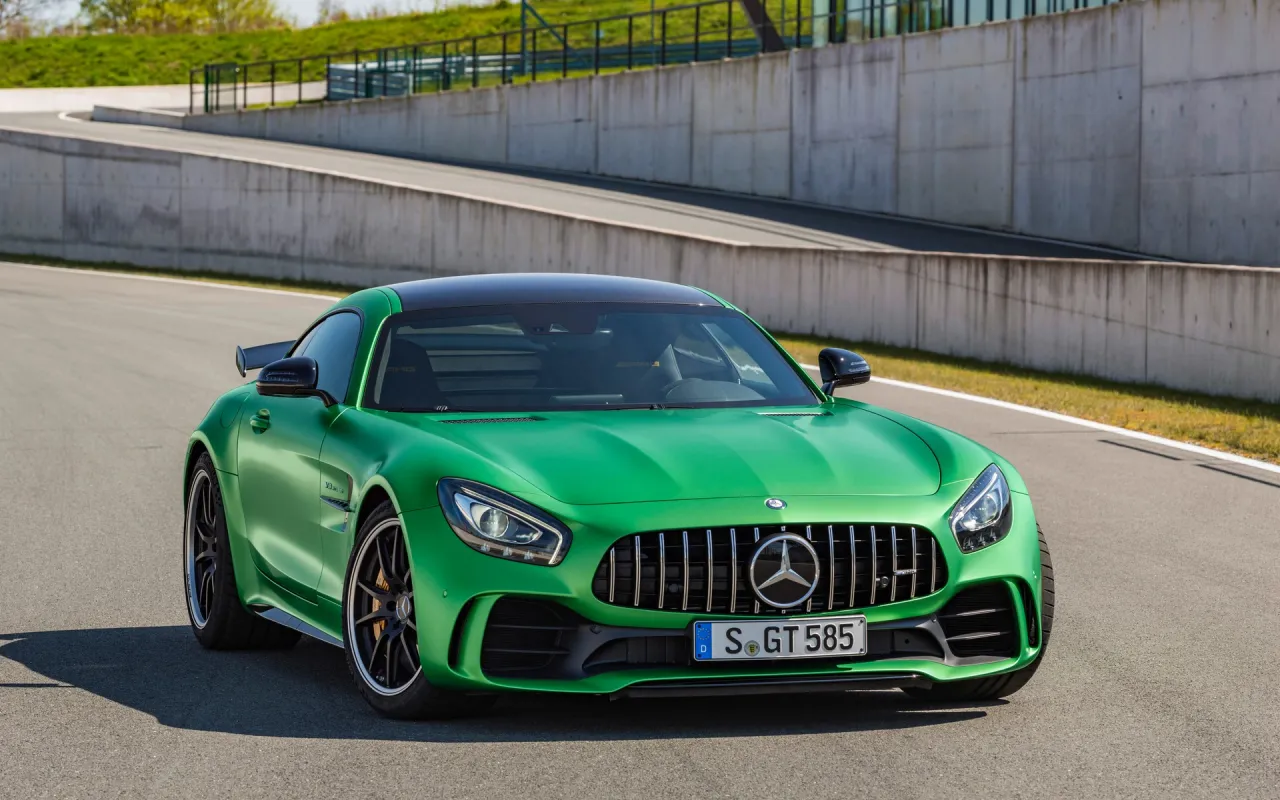 Zdjęcie Mercedes AMG GT R – moc, osiągi i porównania z innymi modelami