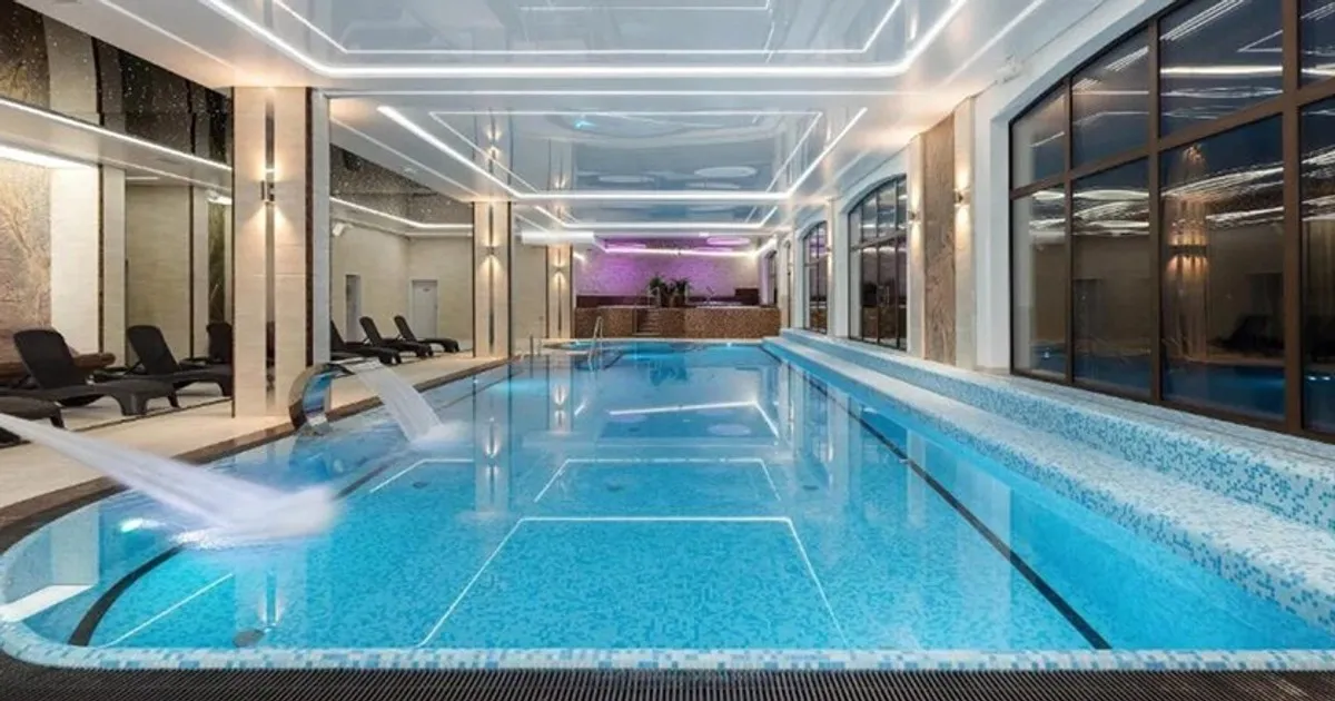 Hotel adults only wnętrze luksusowy basen spa