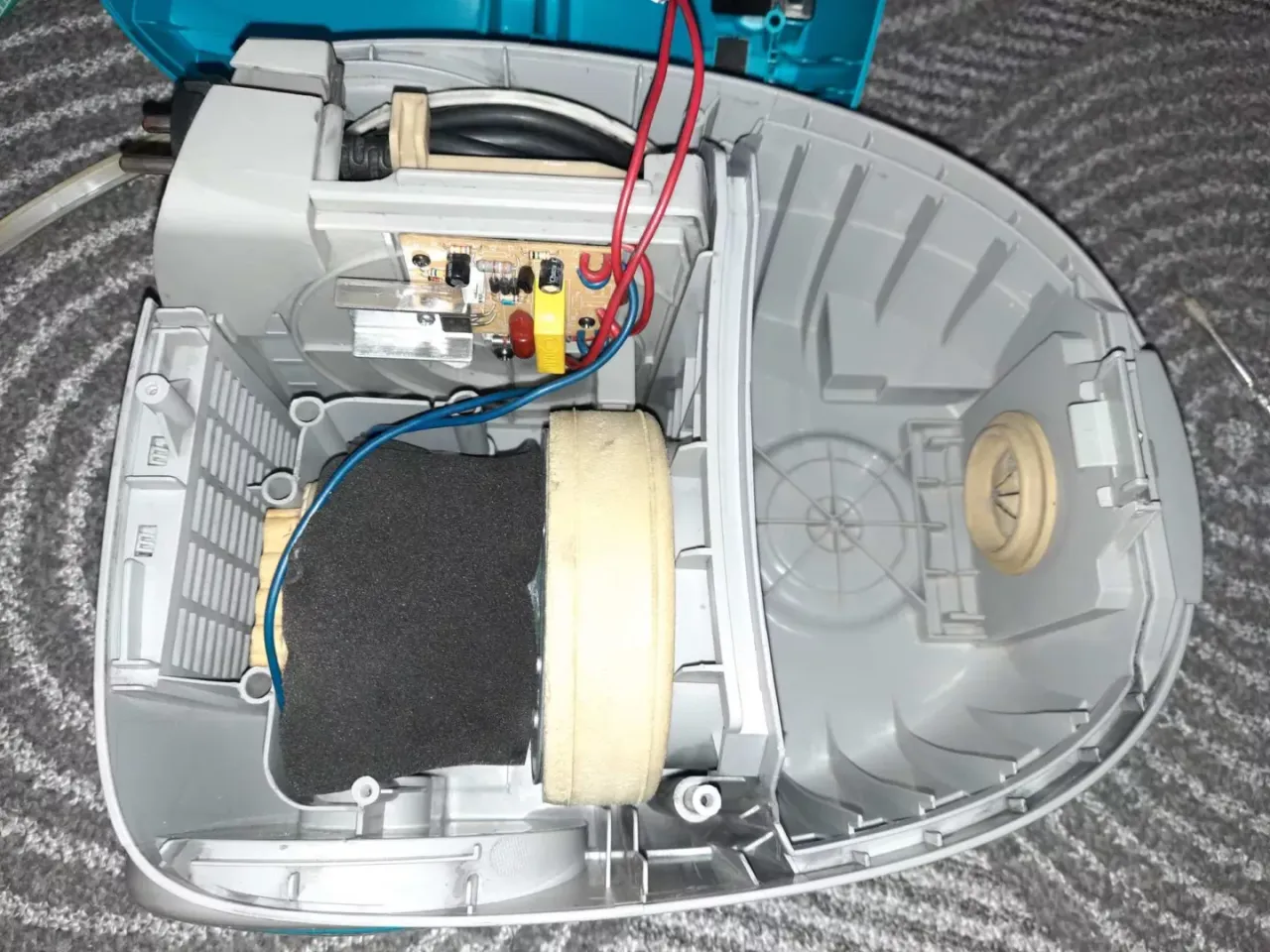 Narzędzia do demontażu odkurzacza