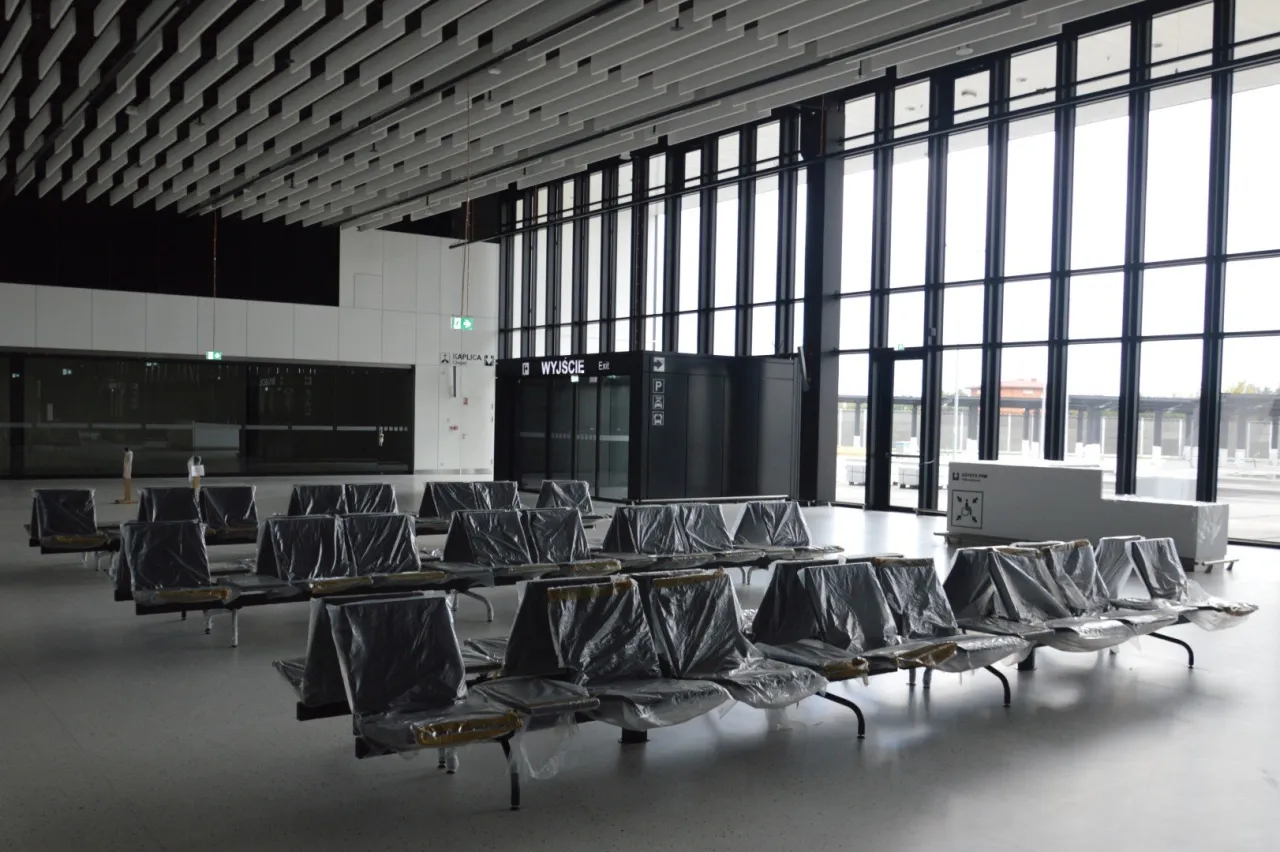 Lotnisko Radom wnętrze terminala