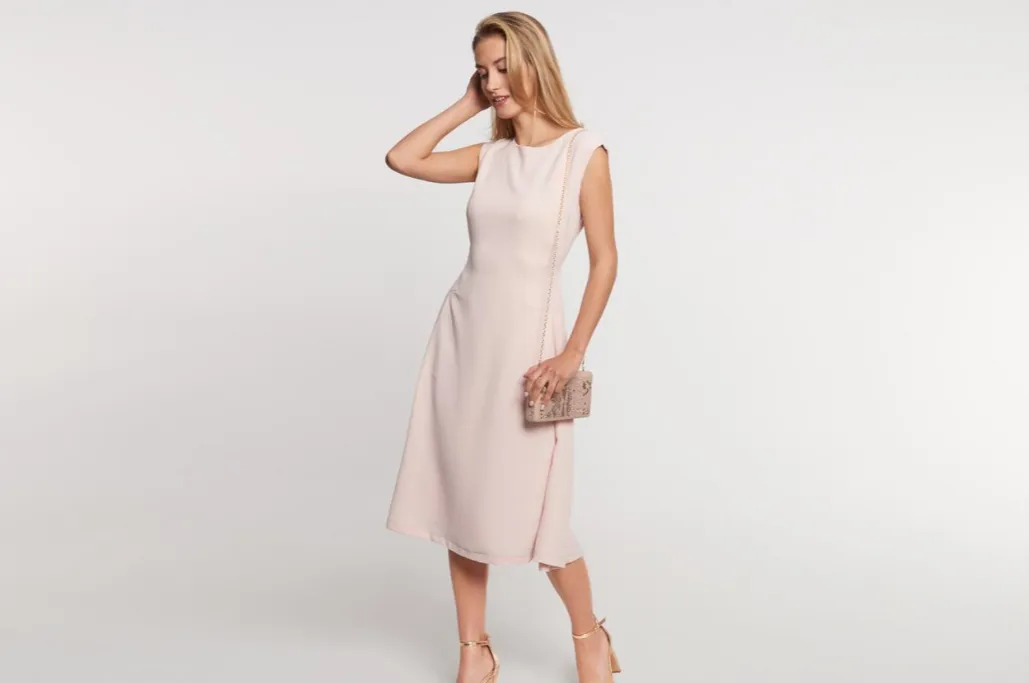 Goście na ślubie cywilnym stylizacje eleganckie