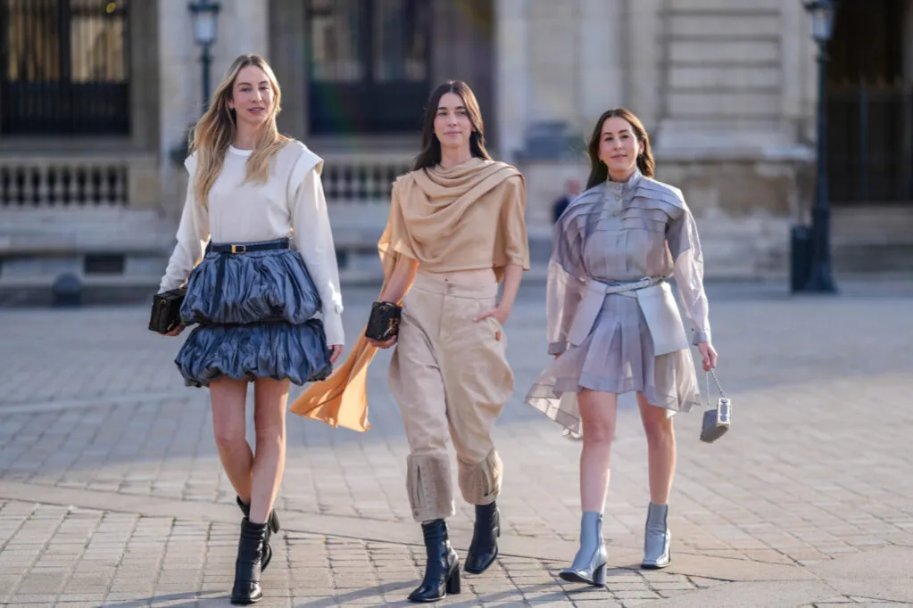 granatowe botki sukienka spódnica stylizacje