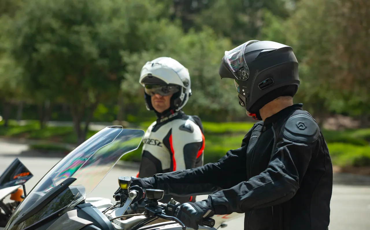 motocyklista problem z interkomem