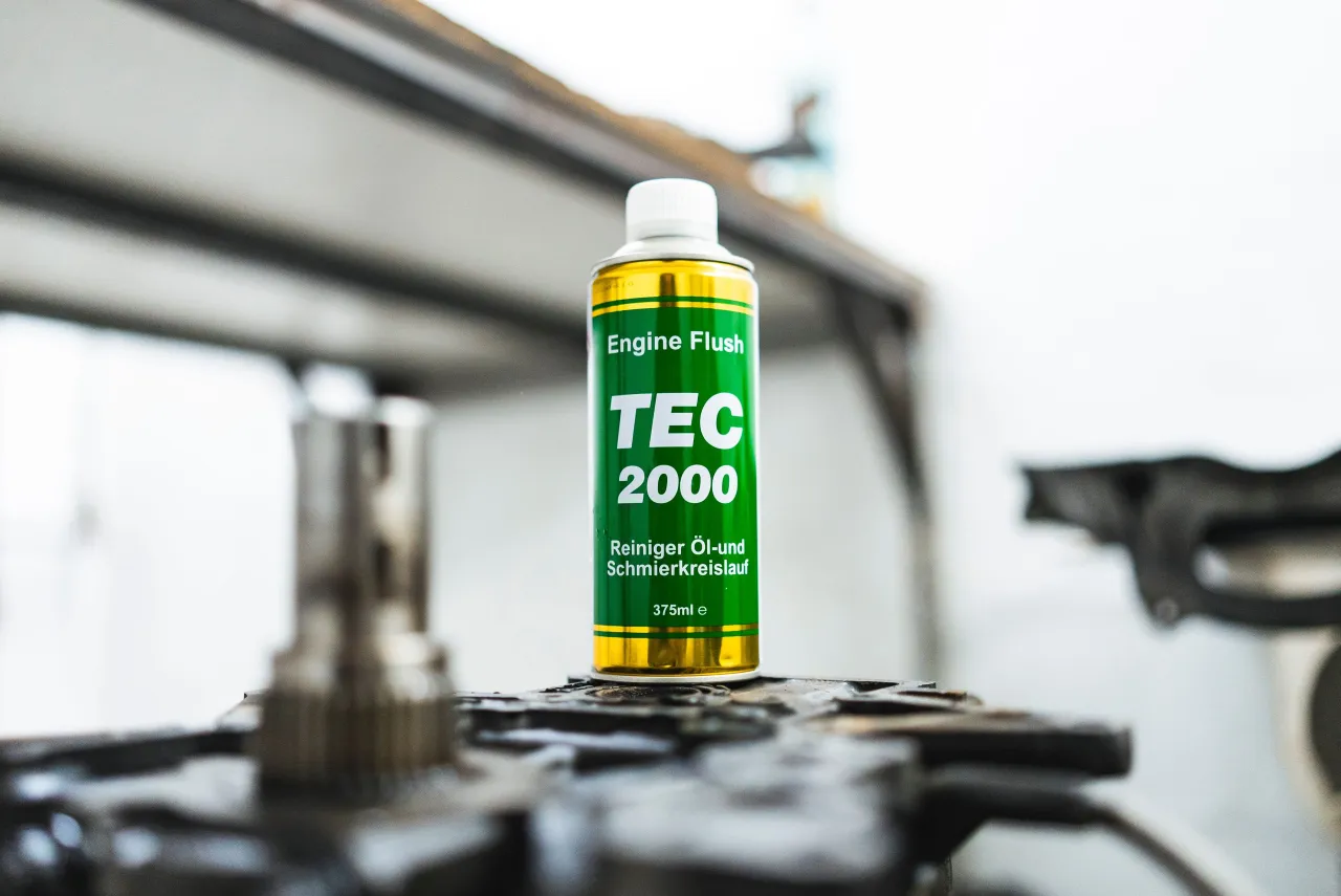 Zdjęcie Ile kosztuje płukanie silnika? Poznaj ceny i metody, które zaskoczą