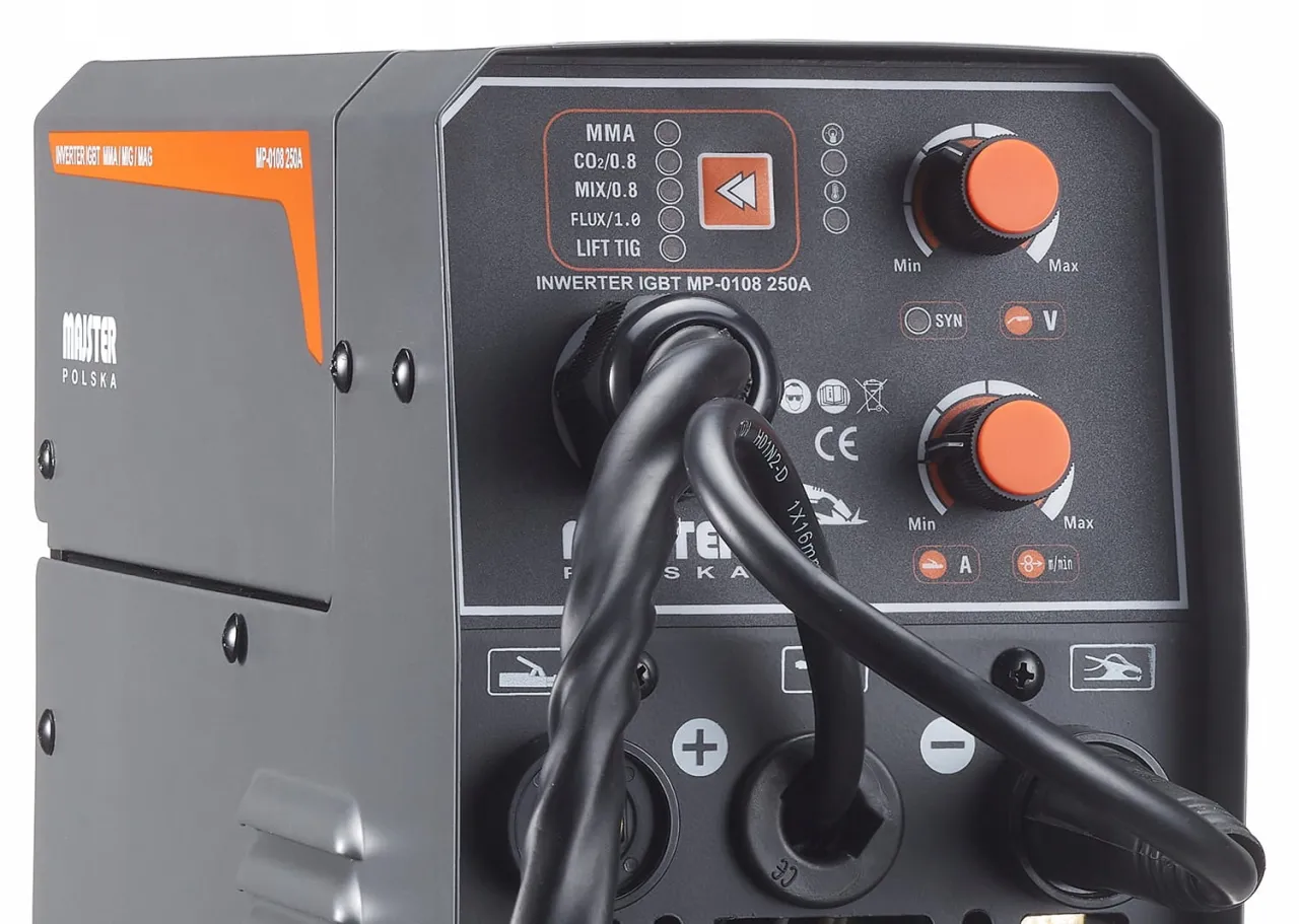 panel sterowania spawarki mma, funkcje spawarki inwertorowej