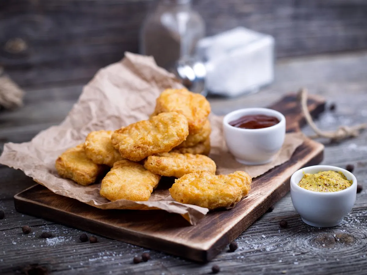 Smażone kotlety sojowe na patelni