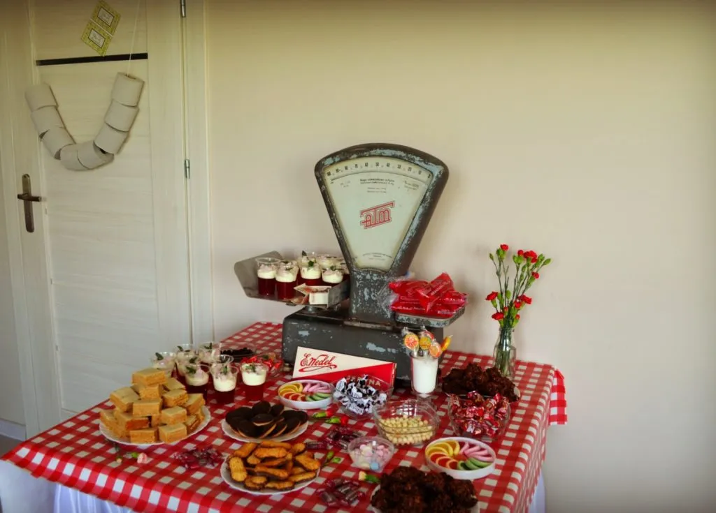 dekoracje impreza lata 70 PRL