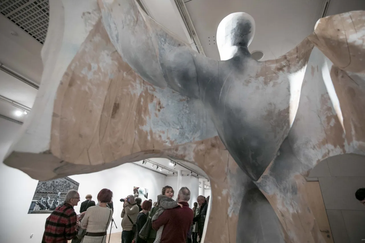 Adam Myjak rzeźby muzea galerie