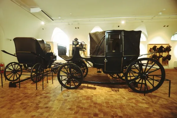 Muzeum Łowiectwa i Jeździectwa Powozownia historyczne karety