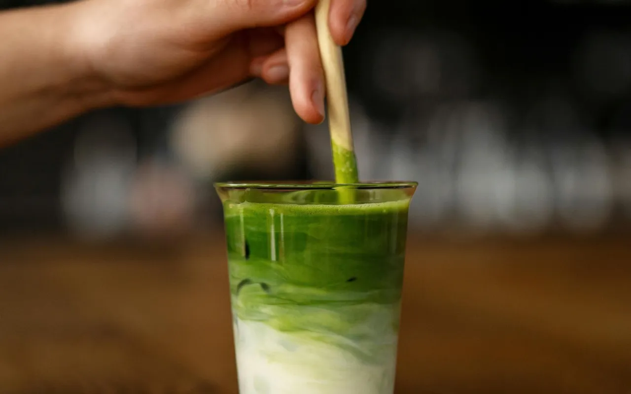 Matcha latte i popularność w mediach społecznościowych