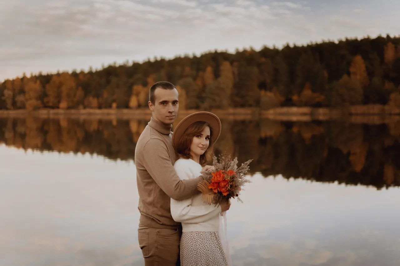 sesja narzeczeńska jesień stylizacje