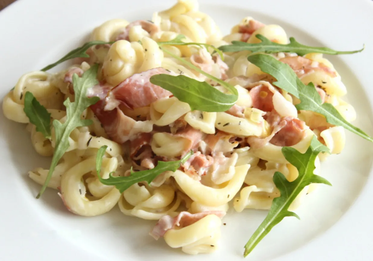 r&oacute;żne rodzaje szynki do makaronu