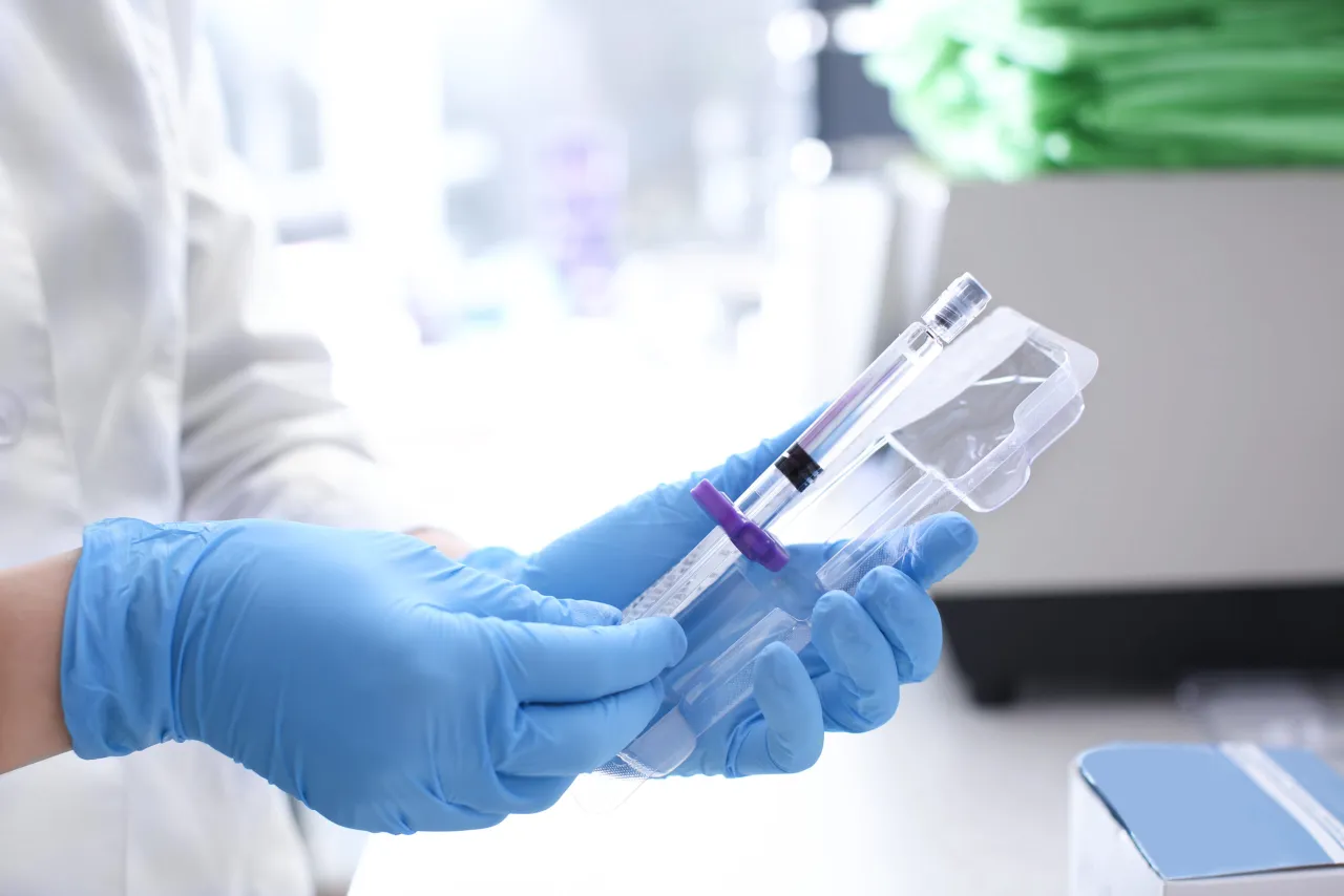 czynniki skracające trwałość kwasu hialuronowego