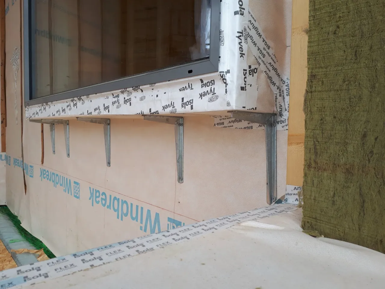 przygotowanie otworu okiennego w ścianie drewnianej