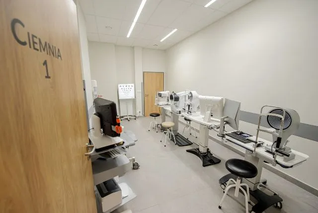 nowoczesna klinika okulistyczna wnętrze