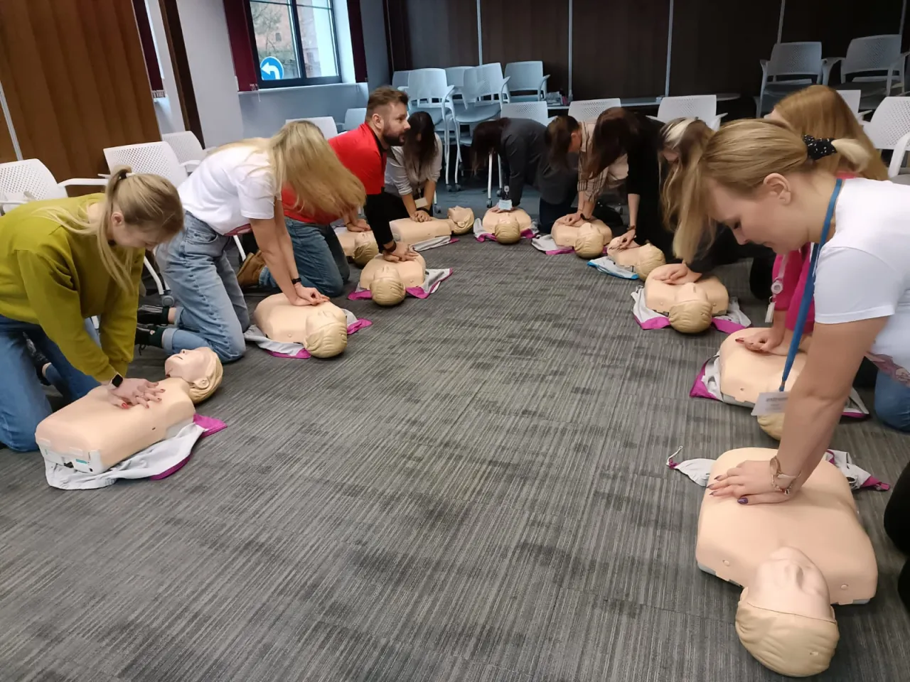 Szkolenie z pierwszej pomocy dla nauczycieli częstotliwość