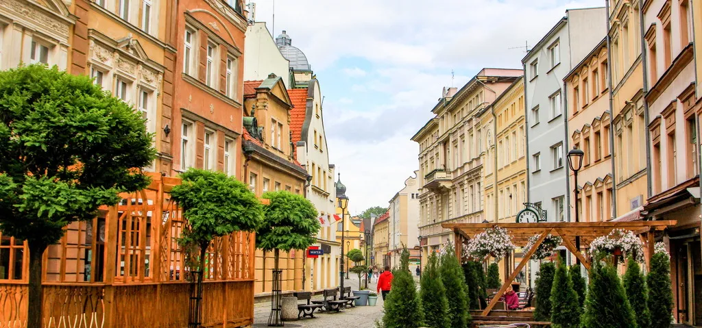 Rynek Jelenia G&oacute;ra podcienia barokowe kamienice